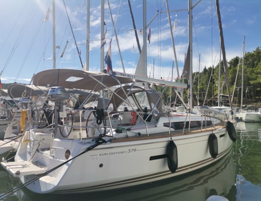 Sun Odyssey 379