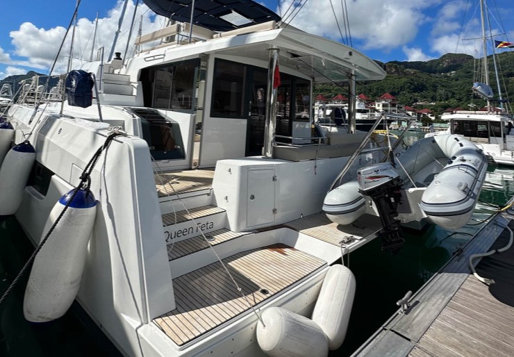 Bali 4.8 Eden Island Marina | Queen Feta