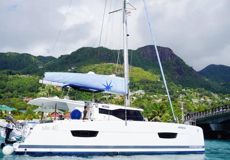 Isla 40 Eden Island Marina | Barnacle