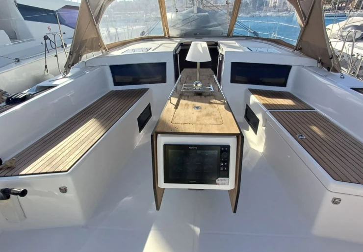 Dufour 470 GL Porto di Lefkada | KYBALION