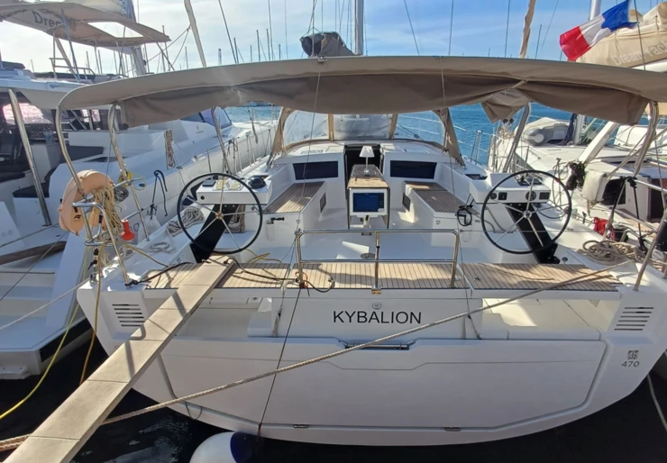 Dufour 470 GL Lavrion - puerto principal | KYBALION