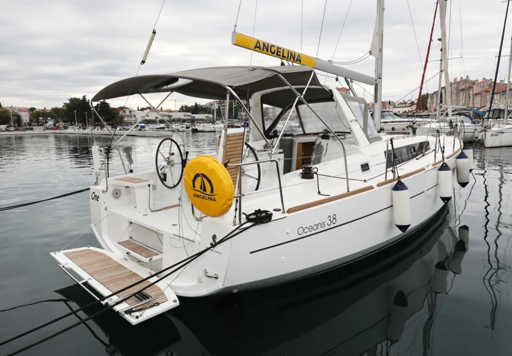 Oceanis 38 Marina Sangulin | ONE