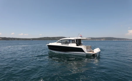 Sealine C335V