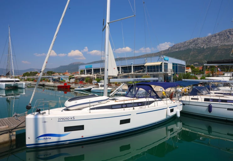 Bavaria C38 Marina Kastela | Pomena