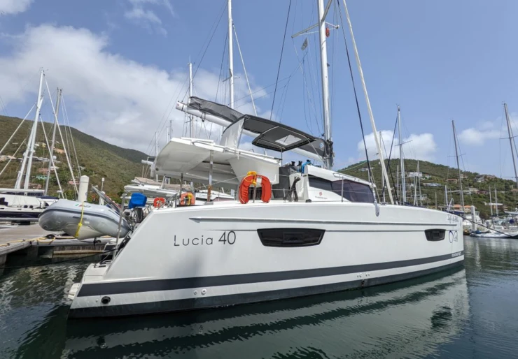 Lucia 40 Saint Thomas | Infinite Blue