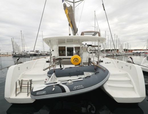 Lagoon 39