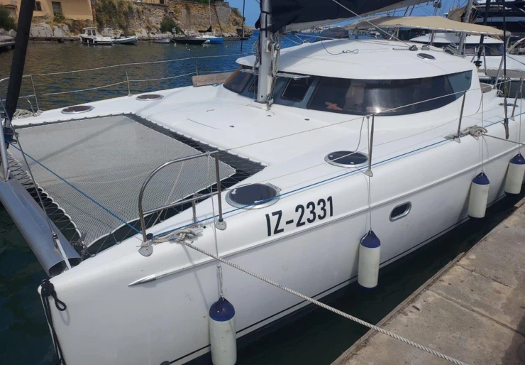 Lavezzi 40 Izola | Sampei