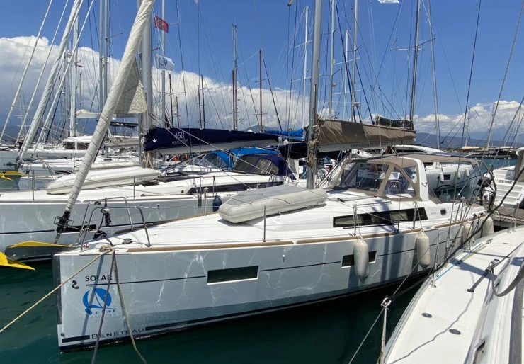 Oceanis 38 Fethiye harbour | Solar
