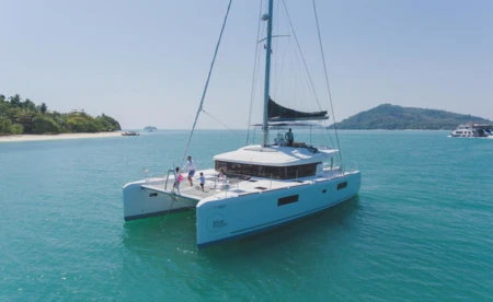 Lagoon 52