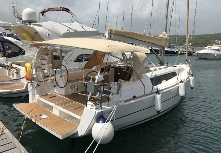 Dufour 382 GL Vieux port | KALLISTE