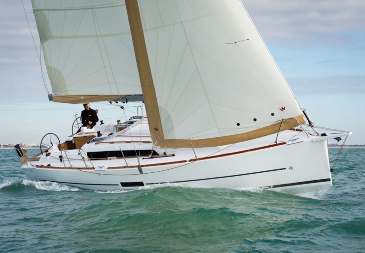 Dufour 350 GL Portoferraio harbour | Moonsail