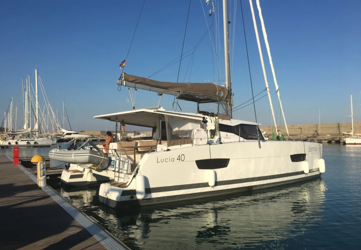 Lucia 40 Marina Gouvia | Servus
