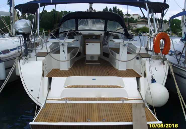 Bavaria 45 Cruiser Lefkas harbour | Patroklos