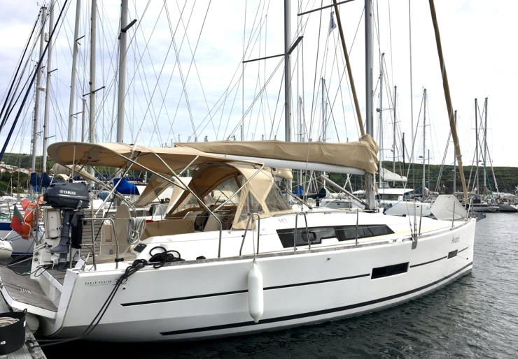 Dufour 382 GL Marina of Horta | Avanti