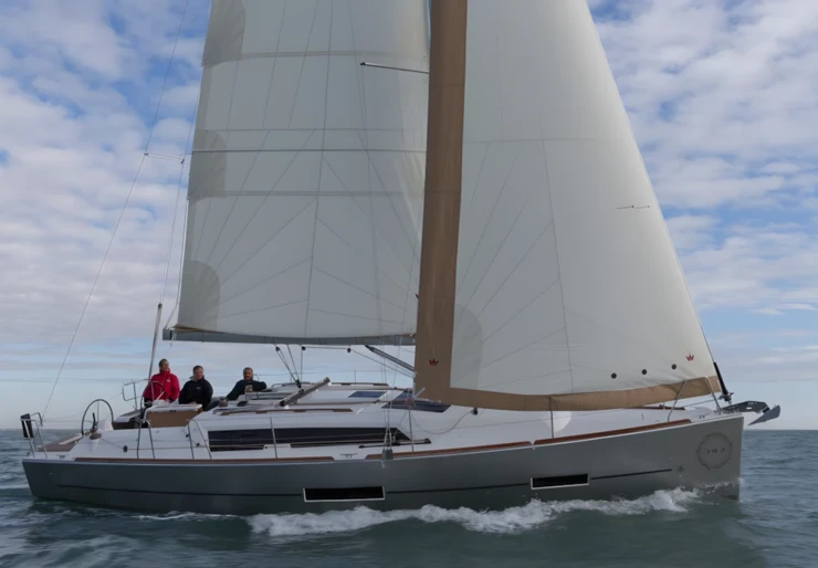 Dufour 382 GL Marina of Horta | Scafo