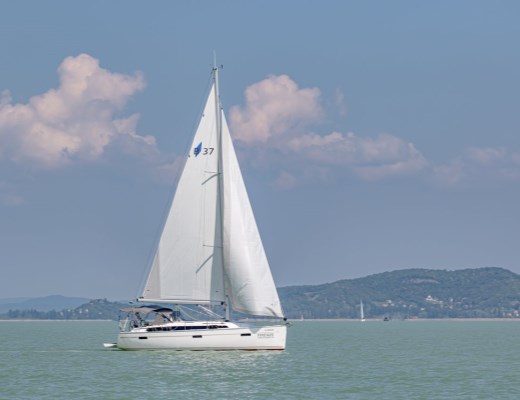 Bavaria Cruiser 37