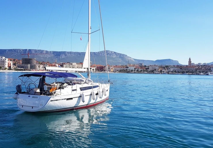 Bavaria Cruiser 37 ACI Marina | Smiley