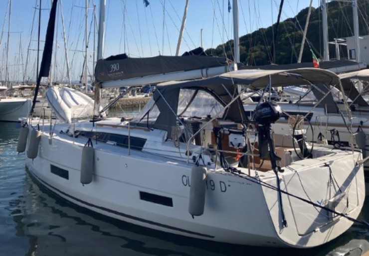 Dufour 390 GL Hafen von Portisco | Pixie