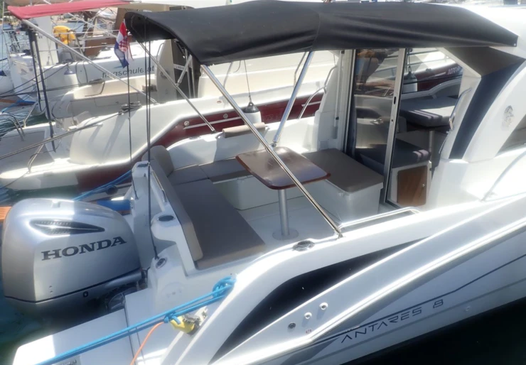 Antares 8 OB Marina Sangulin | Angela