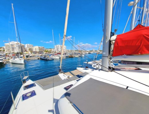 Lagoon 421