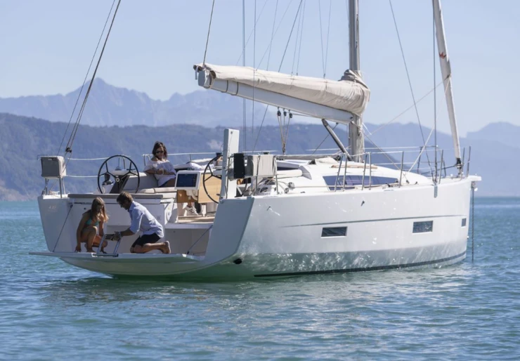 Dufour 430 GL Marina Bas-du-Fort | LUNA ROSSA