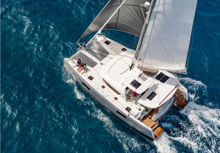 Lagoon 42 Port Purcell | Laurencia