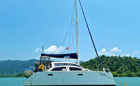 Island Spirit 380