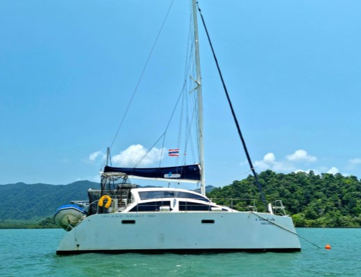 Island Spirit 380
