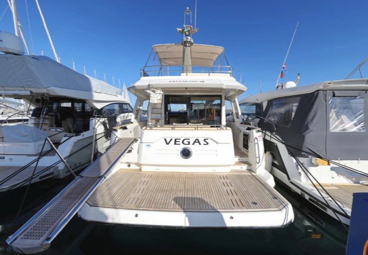 Greenline Hybrid 48 Fly Marina Kornati | Vegas