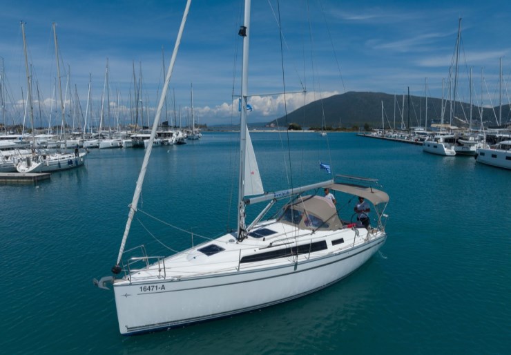 Bavaria Cruiser 34 Porto di Lefkada | Oneiro