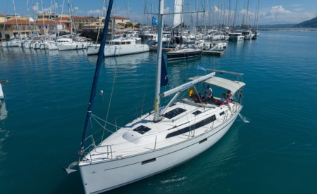 Bavaria Cruiser 37