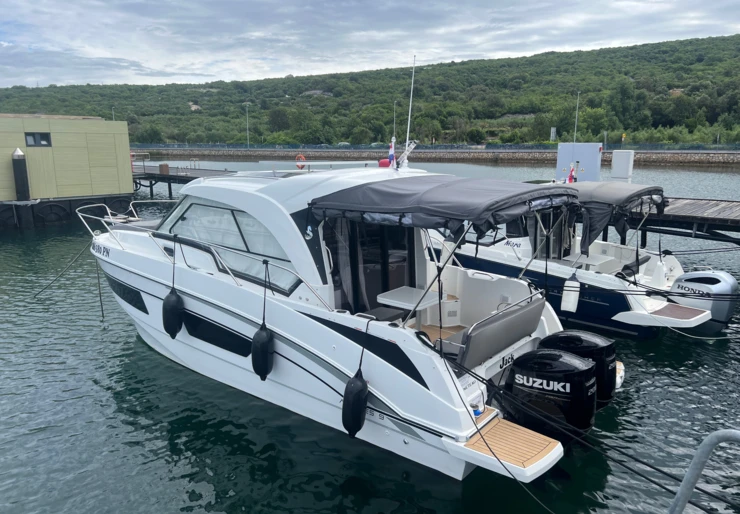 Antares 9 OB Marina Punat | Jack