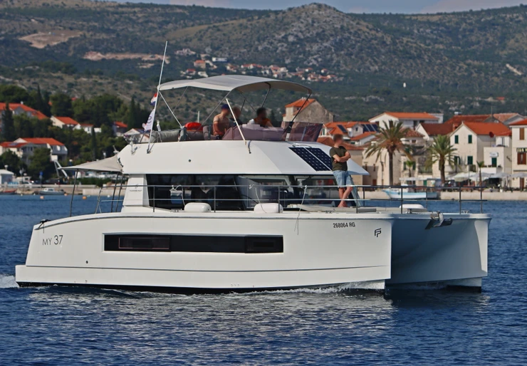 MY 37 Marina Frapa | Thunderball