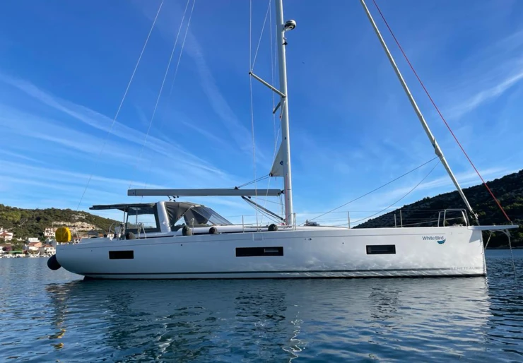 Oceanis Yacht 54 Marina Frapa | White Bird