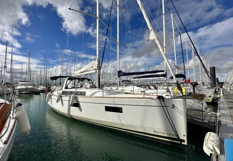 Oceanis 38.1 La Rochelle | DELFINO