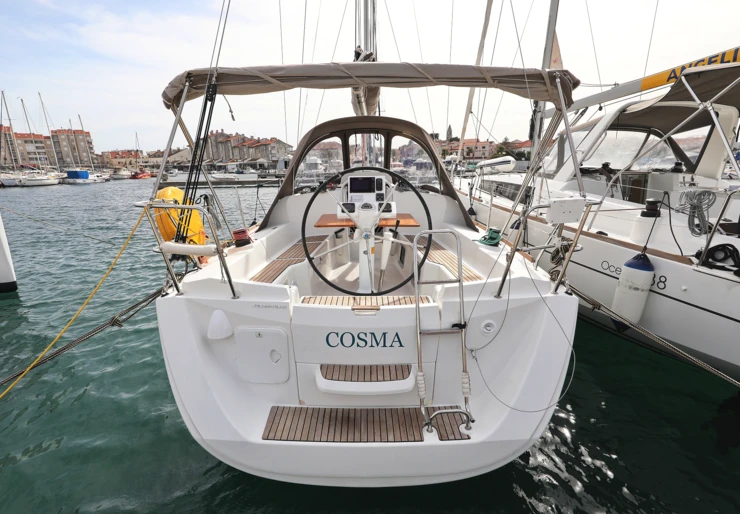 Sun Odyssey 33i Marina Sangulin | Cosma
