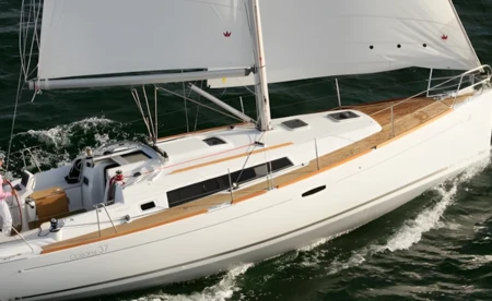 Oceanis 37