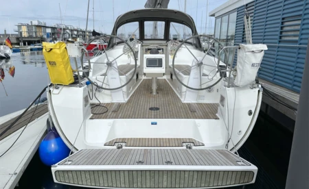 Bavaria Cruiser 37