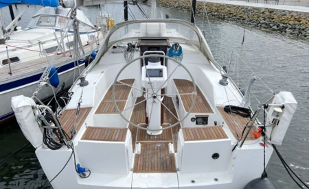 Hanse 320