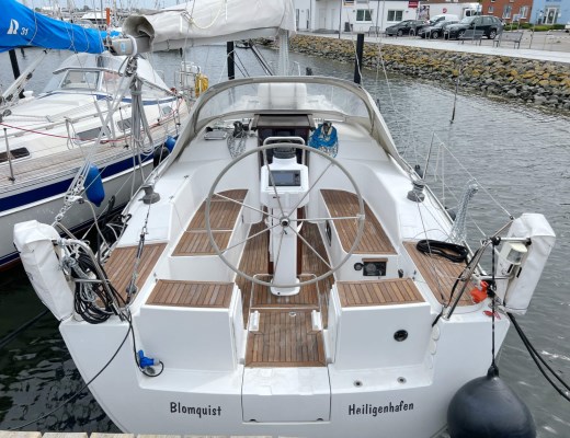 Hanse 320