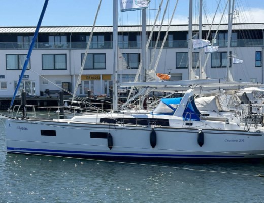 Oceanis 38