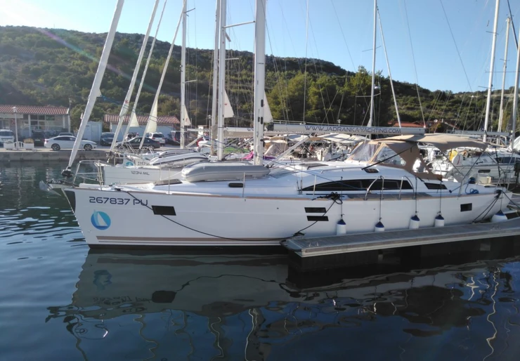 Elan Impression 45.1 Marina Polesana - isla de Katarina | Sea Cloud 3