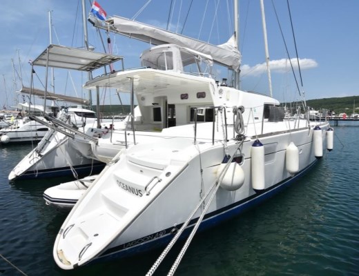 Lagoon 440