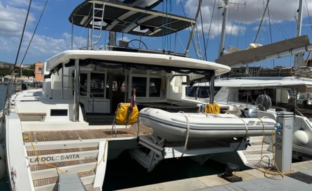 Lagoon 52