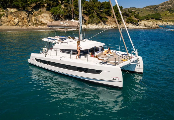 Bali 4.2 Nanny Cay | Bella Luna