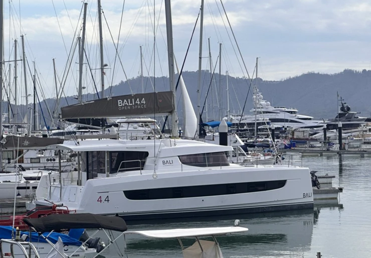 Bali 4.4 Yacht Haven | Belle Isle