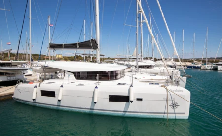 Lagoon 42