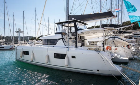 Lagoon 42