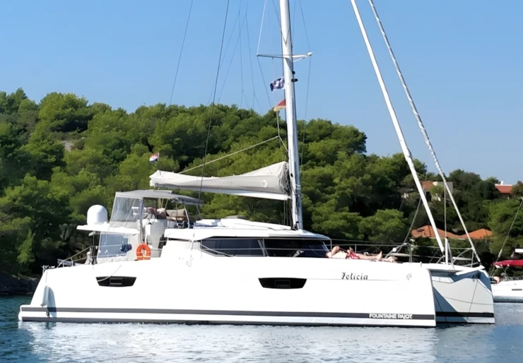 Saona 47 Marina Frapa | Felicia