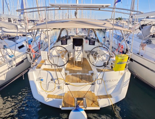 Sun Odyssey 379